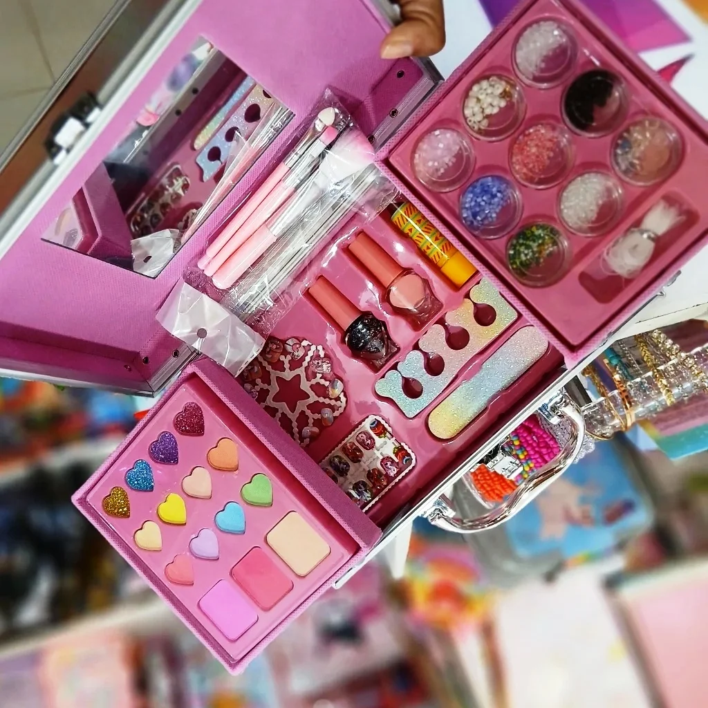 Unicorn Makeup Beauty Box for Kids – Safe, Washable Pretend Play Set with Magical Accessories